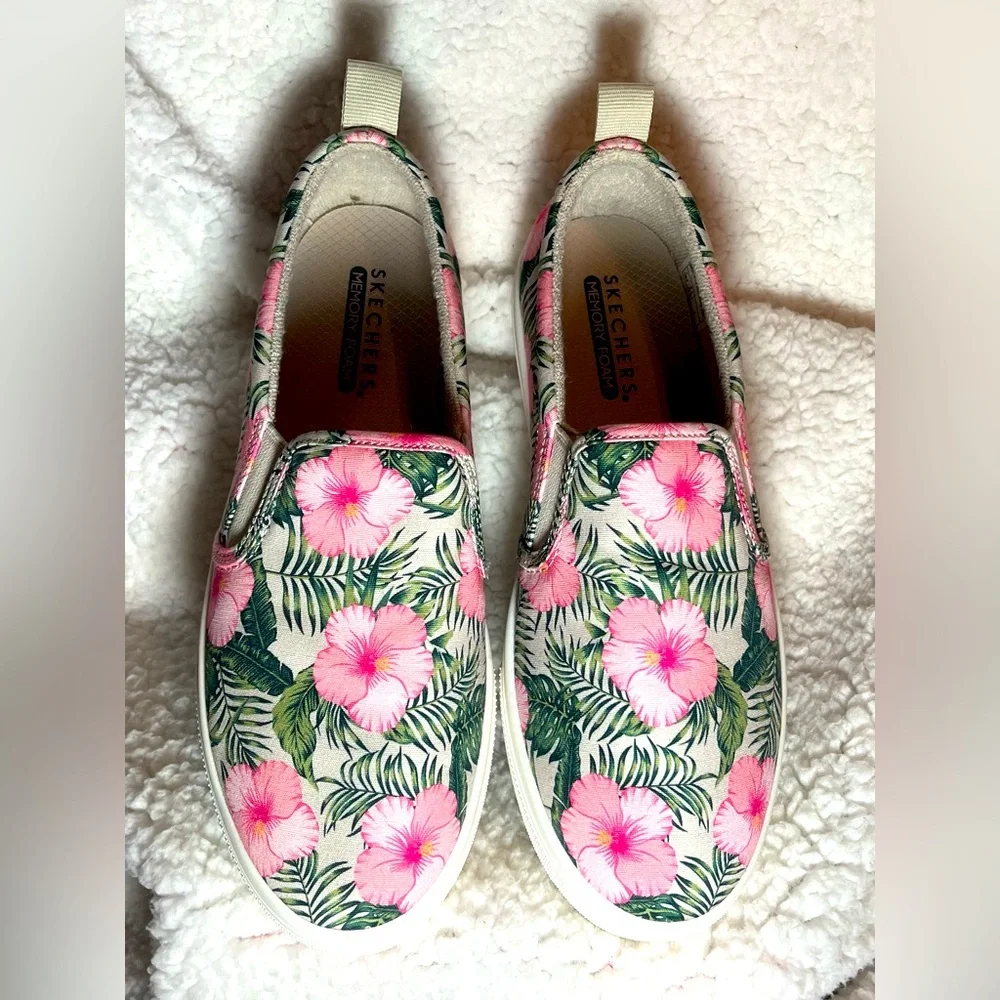 NWOT-Skechers Street Poppy- Tropic'Gal Floral Sneakers - Picture 2 of 8